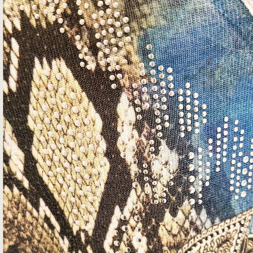 Cache Sweater with Reflective Tacking - Picture 3 of 11